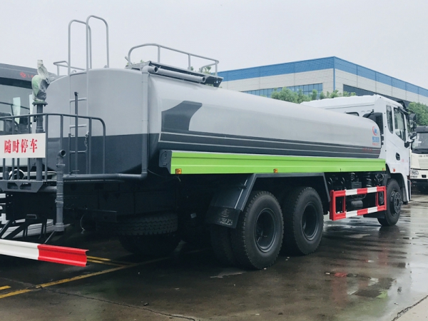 東風(fēng)錦程18噸灑水車，后八輪灑水車價(jià)格