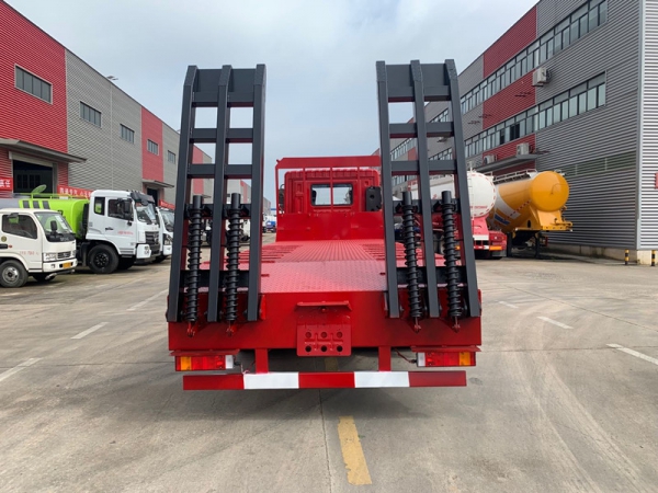 東風(fēng)華神T5后八輪平板拖車(chē)