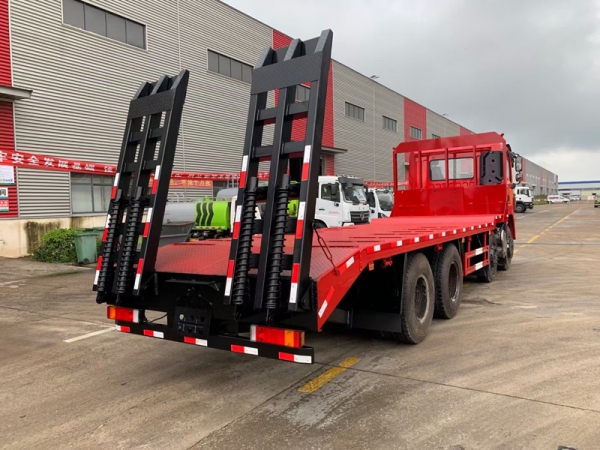 東風(fēng)錦程前四后八平板拖車