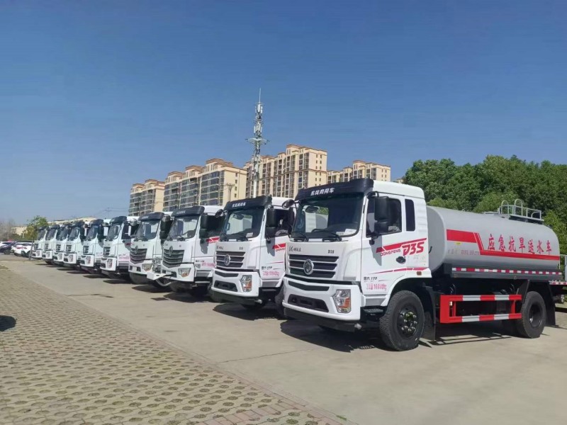 東風D3S 12噸灑水車